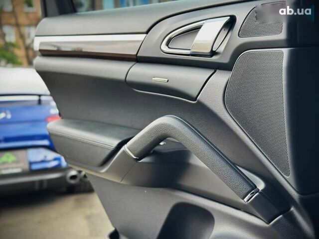 Порше Cayenne, об'ємом двигуна 4.1 л та пробігом 273 тис. км за 23999 $, фото 28 на Automoto.ua