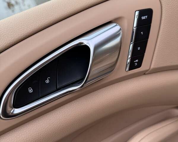 Порше Cayenne, об'ємом двигуна 3 л та пробігом 212 тис. км за 26500 $, фото 16 на Automoto.ua