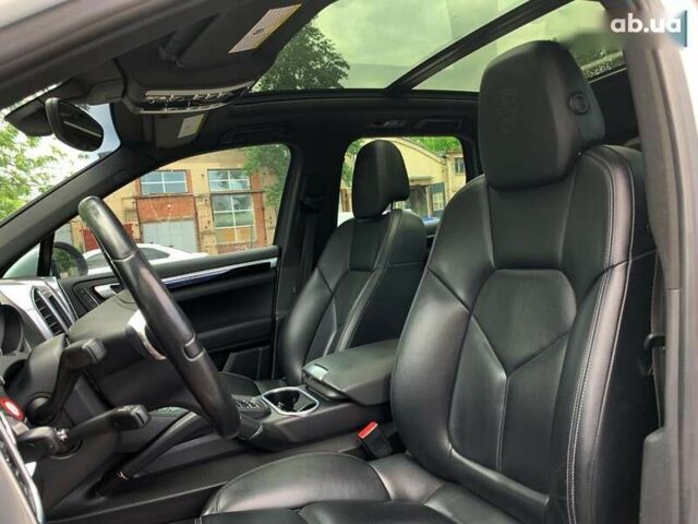 Порше Каен, объемом двигателя 3 л и пробегом 190 тыс. км за 23800 $, фото 26 на Automoto.ua