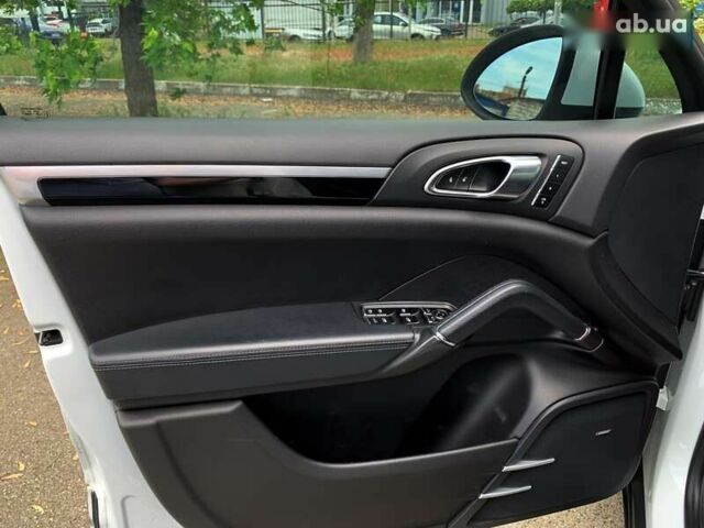 Порше Каен, объемом двигателя 3 л и пробегом 190 тыс. км за 23800 $, фото 28 на Automoto.ua