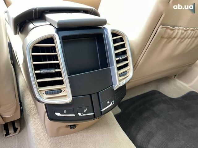 Порше Каен, объемом двигателя 4.1 л и пробегом 60 тыс. км за 59999 $, фото 25 на Automoto.ua