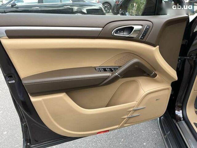 Порше Каен, объемом двигателя 4.1 л и пробегом 60 тыс. км за 59999 $, фото 16 на Automoto.ua