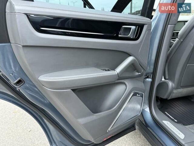 Порше Каен, объемом двигателя 2.89 л и пробегом 72 тыс. км за 64000 $, фото 23 на Automoto.ua