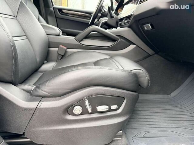 Порше Cayenne, об'ємом двигуна 3 л та пробігом 90 тис. км за 49999 $, фото 29 на Automoto.ua