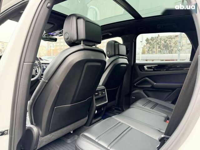 Порше Cayenne, об'ємом двигуна 3 л та пробігом 90 тис. км за 49999 $, фото 28 на Automoto.ua