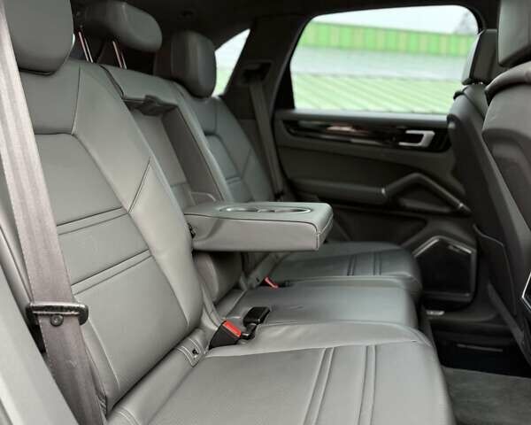 Порше Каен, объемом двигателя 2.89 л и пробегом 72 тыс. км за 64000 $, фото 37 на Automoto.ua