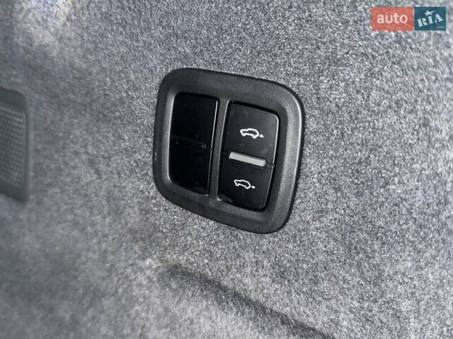 Порше Каен, объемом двигателя 2.89 л и пробегом 72 тыс. км за 64000 $, фото 26 на Automoto.ua