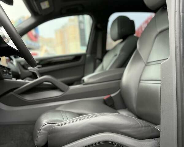 Порше Каен, объемом двигателя 2.89 л и пробегом 72 тыс. км за 64000 $, фото 34 на Automoto.ua