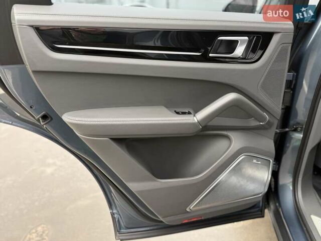 Порше Каен, объемом двигателя 2.89 л и пробегом 72 тыс. км за 64000 $, фото 22 на Automoto.ua