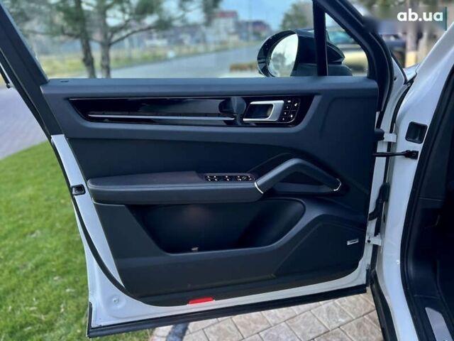 Порше Каен, объемом двигателя 3 л и пробегом 39 тыс. км за 55000 $, фото 27 на Automoto.ua