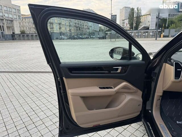 Порше Каен, объемом двигателя 3 л и пробегом 99 тыс. км за 49900 $, фото 9 на Automoto.ua