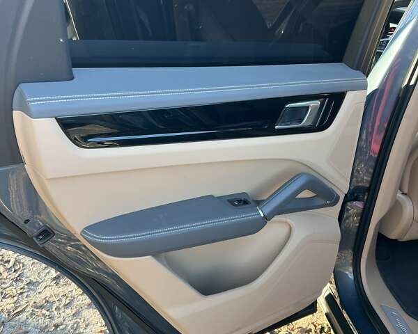 Порше Каен, объемом двигателя 3 л и пробегом 46 тыс. км за 68000 $, фото 6 на Automoto.ua