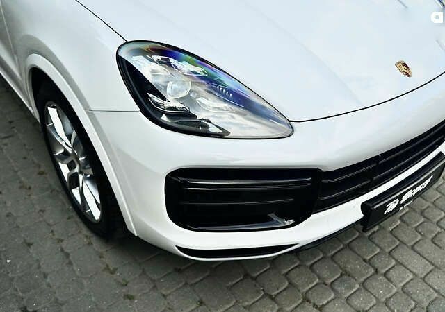 Порше Каен, объемом двигателя 4 л и пробегом 70 тыс. км за 87999 $, фото 2 на Automoto.ua