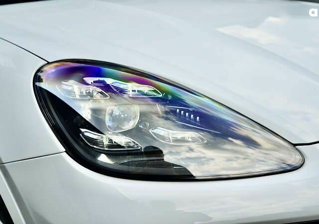 Порше Каен, объемом двигателя 4 л и пробегом 70 тыс. км за 87999 $, фото 3 на Automoto.ua