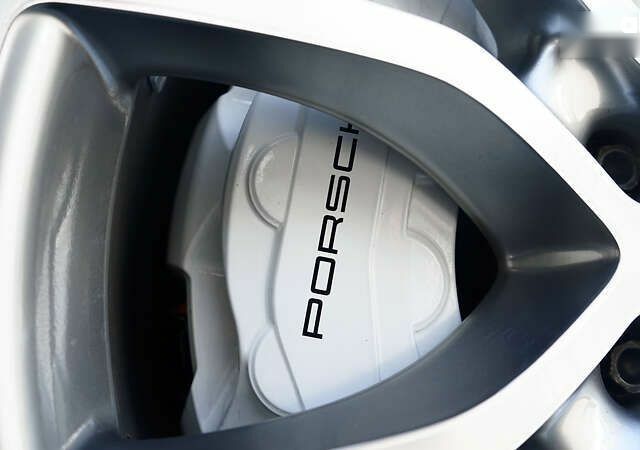 Порше Каен, объемом двигателя 4 л и пробегом 70 тыс. км за 87999 $, фото 23 на Automoto.ua