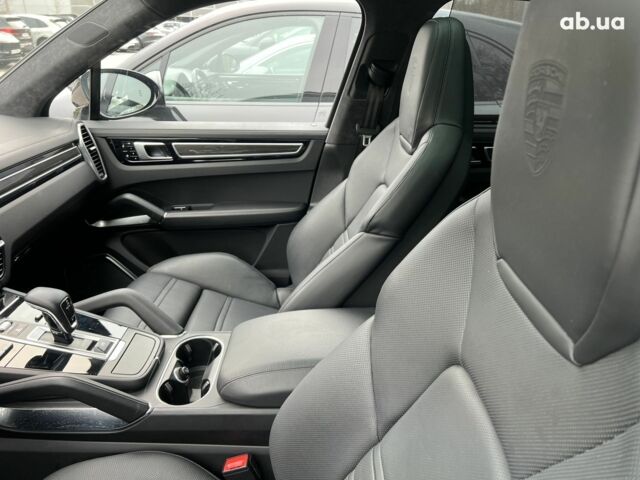 Порше Каен, объемом двигателя 4 л и пробегом 37 тыс. км за 133133 $, фото 8 на Automoto.ua