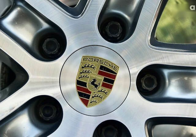 Порше Каен, объемом двигателя 4 л и пробегом 70 тыс. км за 87999 $, фото 24 на Automoto.ua