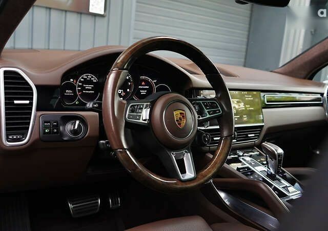 Порше Каен, объемом двигателя 4 л и пробегом 70 тыс. км за 87999 $, фото 26 на Automoto.ua