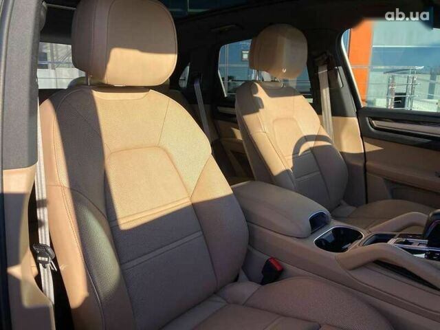 Порше Каен, объемом двигателя 2.9 л и пробегом 32 тыс. км за 83850 $, фото 27 на Automoto.ua