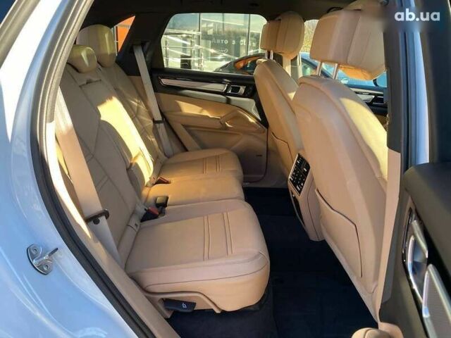 Порше Каен, объемом двигателя 2.9 л и пробегом 32 тыс. км за 83850 $, фото 24 на Automoto.ua