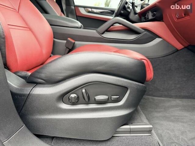 Порше Cayenne, об'ємом двигуна 3 л та пробігом 18 тис. км за 98999 $, фото 13 на Automoto.ua