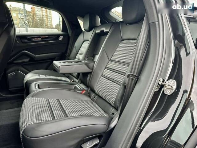 Порше Cayenne, об'ємом двигуна 4 л та пробігом 2 тис. км за 215000 $, фото 28 на Automoto.ua