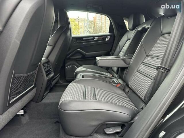 Порше Cayenne, об'ємом двигуна 4 л та пробігом 2 тис. км за 215000 $, фото 25 на Automoto.ua