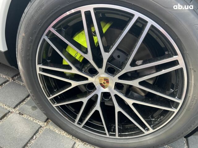 Порше Cayenne, об'ємом двигуна 3 л та пробігом 1 тис. км за 135415 $, фото 5 на Automoto.ua