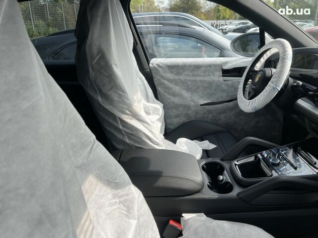 Порше Каен, объемом двигателя 3 л и пробегом 0 тыс. км за 148240 $, фото 33 на Automoto.ua
