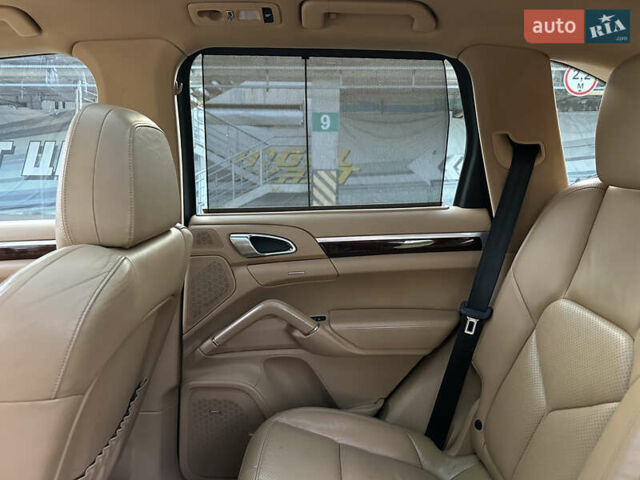 Жовтий Порше Cayenne, об'ємом двигуна 3 л та пробігом 220 тис. км за 13500 $, фото 39 на Automoto.ua