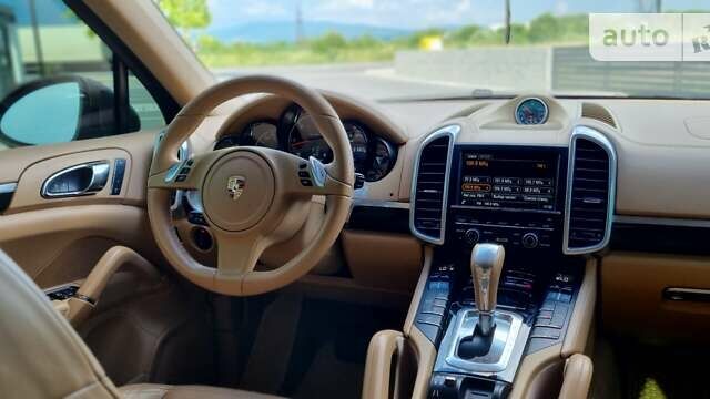 Сірий Порше Cayenne, об'ємом двигуна 3 л та пробігом 159 тис. км за 28200 $, фото 27 на Automoto.ua