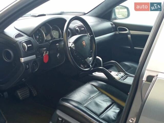 Серый Порше Каен, объемом двигателя 4.5 л и пробегом 212 тыс. км за 11500 $, фото 8 на Automoto.ua