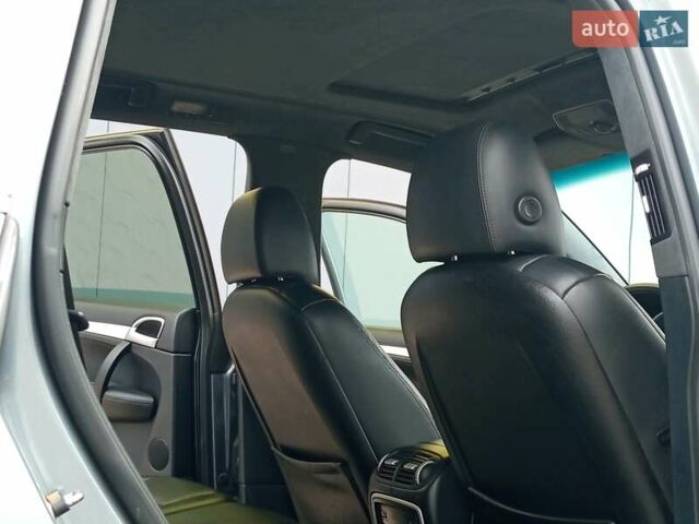 Серый Порше Каен, объемом двигателя 4.5 л и пробегом 212 тыс. км за 11500 $, фото 15 на Automoto.ua