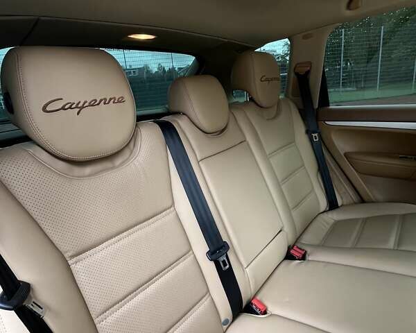 Сірий Порше Cayenne, об'ємом двигуна 4.5 л та пробігом 210 тис. км за 7500 $, фото 18 на Automoto.ua