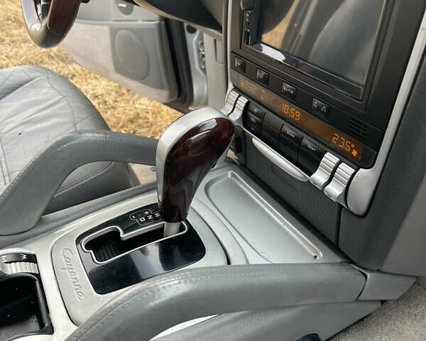 Серый Порше Каен, объемом двигателя 4.5 л и пробегом 265 тыс. км за 9000 $, фото 43 на Automoto.ua