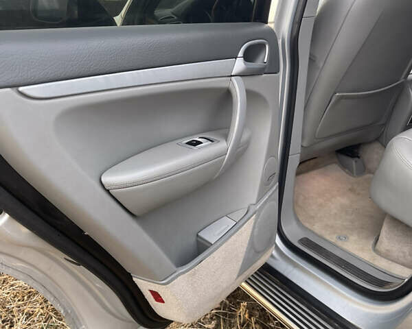 Серый Порше Каен, объемом двигателя 4.5 л и пробегом 265 тыс. км за 9000 $, фото 56 на Automoto.ua