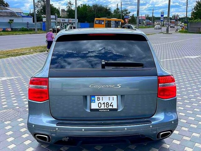 Серый Порше Каен, объемом двигателя 4.5 л и пробегом 250 тыс. км за 6000 $, фото 2 на Automoto.ua