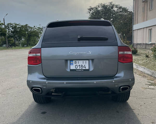 Сірий Порше Cayenne, об'ємом двигуна 4.51 л та пробігом 290 тис. км за 9500 $, фото 6 на Automoto.ua