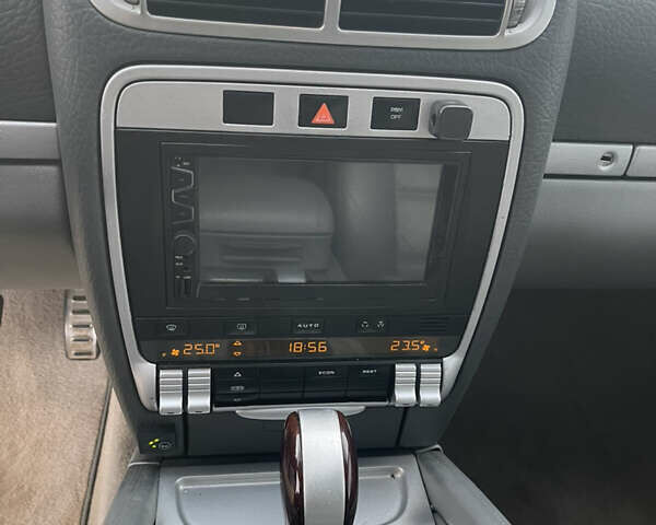 Серый Порше Каен, объемом двигателя 4.5 л и пробегом 265 тыс. км за 9000 $, фото 67 на Automoto.ua