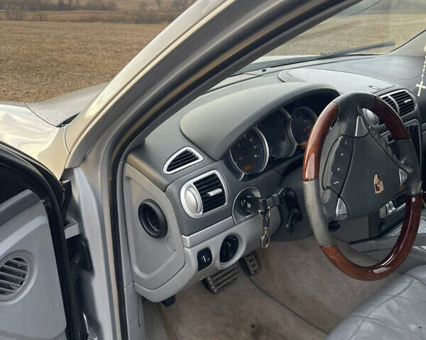 Серый Порше Каен, объемом двигателя 4.5 л и пробегом 265 тыс. км за 9000 $, фото 65 на Automoto.ua