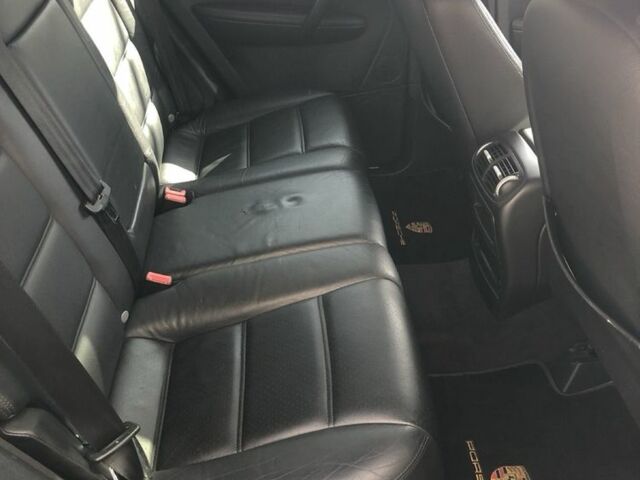 Сірий Порше Cayenne, об'ємом двигуна 3.2 л та пробігом 200 тис. км за 5500 $, фото 8 на Automoto.ua