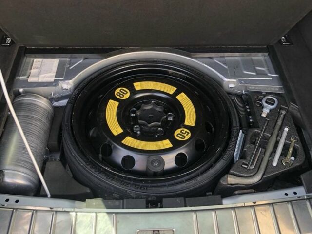 Сірий Порше Cayenne, об'ємом двигуна 3.2 л та пробігом 200 тис. км за 5500 $, фото 12 на Automoto.ua