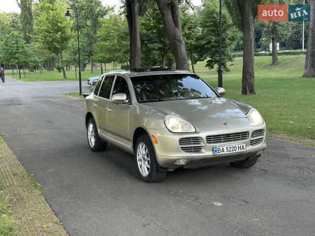 Сірий Порше Cayenne, об'ємом двигуна 3.2 л та пробігом 299 тис. км за 5950 $, фото 13 на Automoto.ua