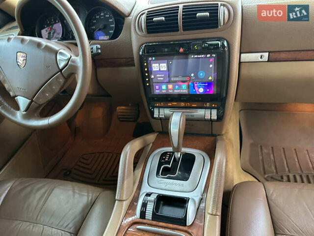 Сірий Порше Cayenne, об'ємом двигуна 3.2 л та пробігом 299 тис. км за 5950 $, фото 27 на Automoto.ua