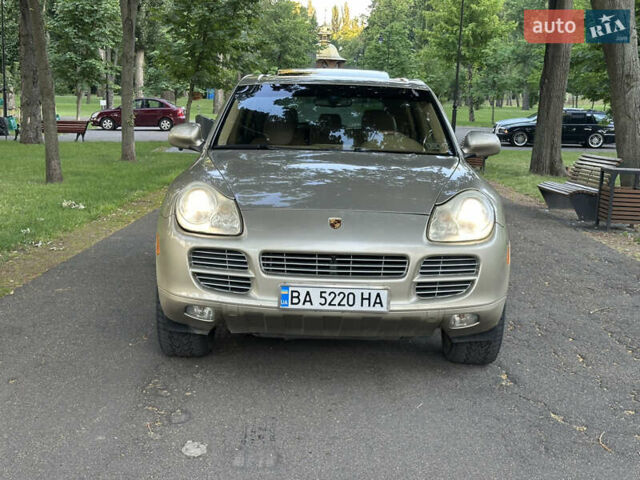 Сірий Порше Cayenne, об'ємом двигуна 3.2 л та пробігом 299 тис. км за 5950 $, фото 1 на Automoto.ua