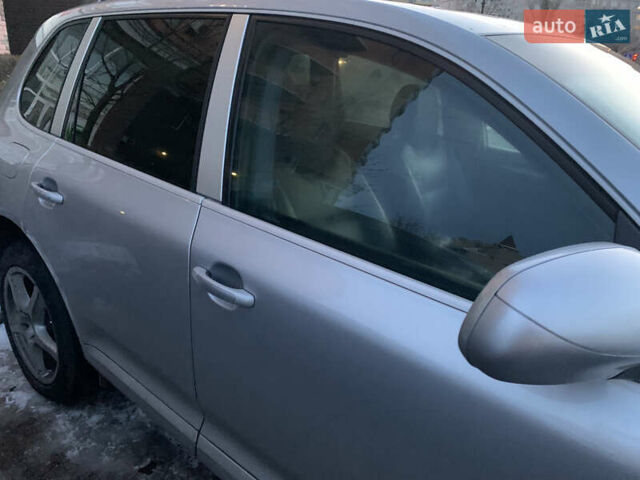 Серый Порше Каен, объемом двигателя 3.2 л и пробегом 140 тыс. км за 10955 $, фото 3 на Automoto.ua