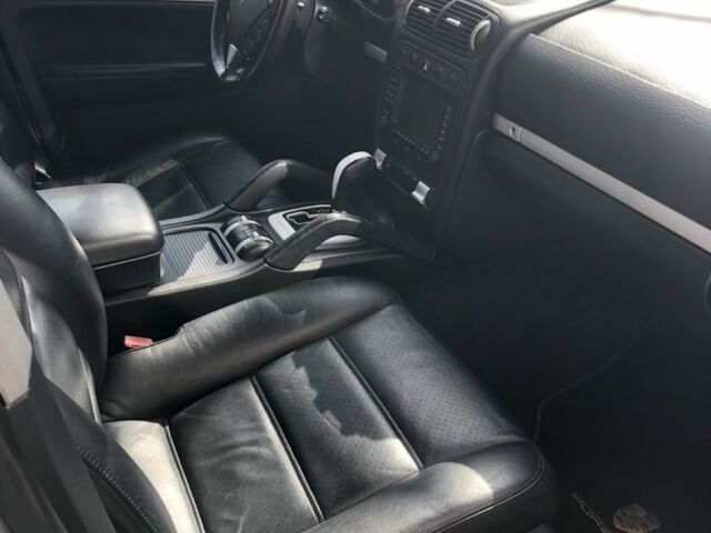 Сірий Порше Cayenne, об'ємом двигуна 3.2 л та пробігом 200 тис. км за 5500 $, фото 7 на Automoto.ua