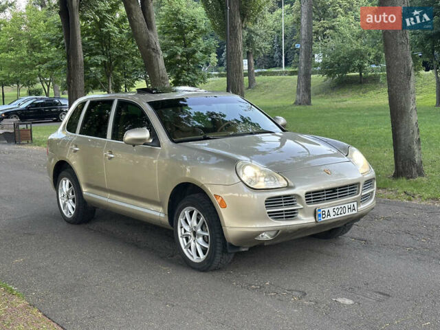 Сірий Порше Cayenne, об'ємом двигуна 3.2 л та пробігом 299 тис. км за 5950 $, фото 2 на Automoto.ua