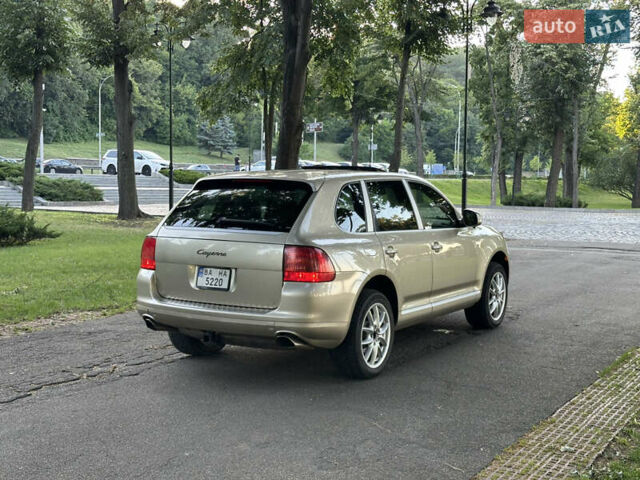 Сірий Порше Cayenne, об'ємом двигуна 3.2 л та пробігом 299 тис. км за 5950 $, фото 4 на Automoto.ua