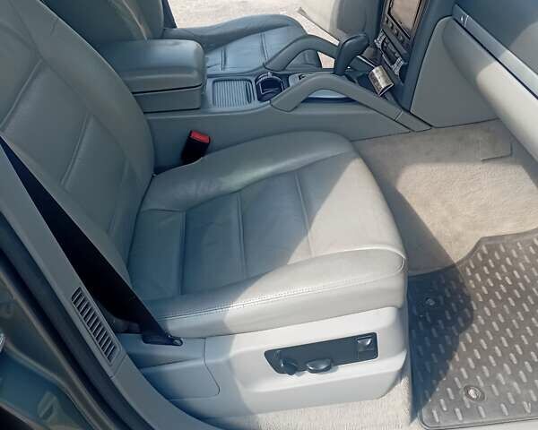 Сірий Порше Cayenne, об'ємом двигуна 3.19 л та пробігом 245 тис. км за 9999 $, фото 7 на Automoto.ua